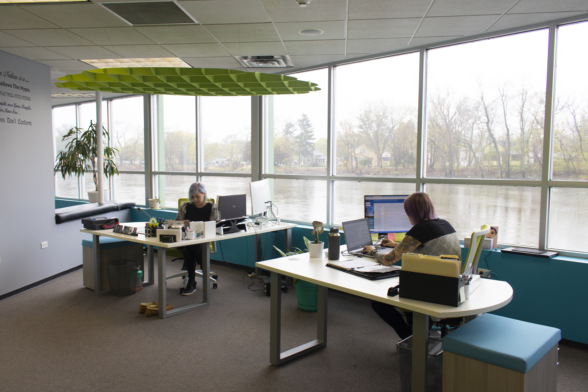 sin and linz office_2